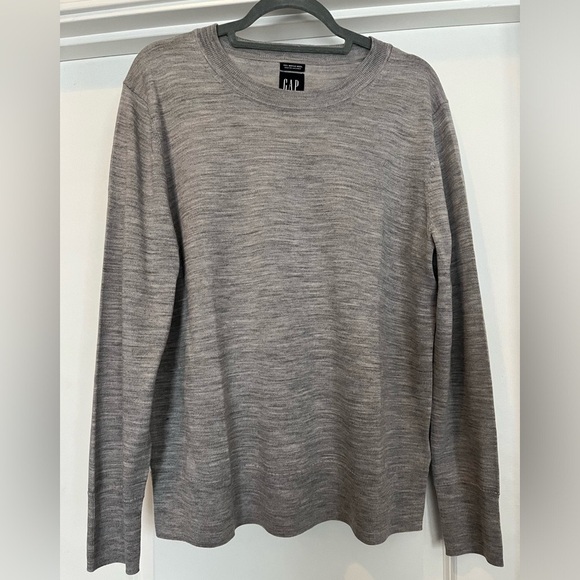 Gap size XL gray 100% Merino Wool sweater, never worn - Picture 2 of 5